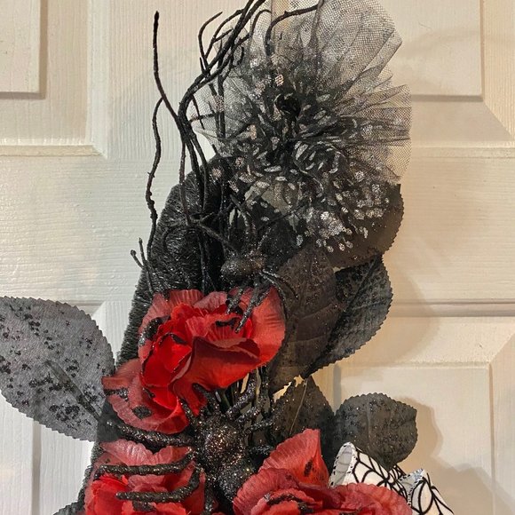 Red Rose Fancy Witch Hat for Halloween! - Picture 5 of 6